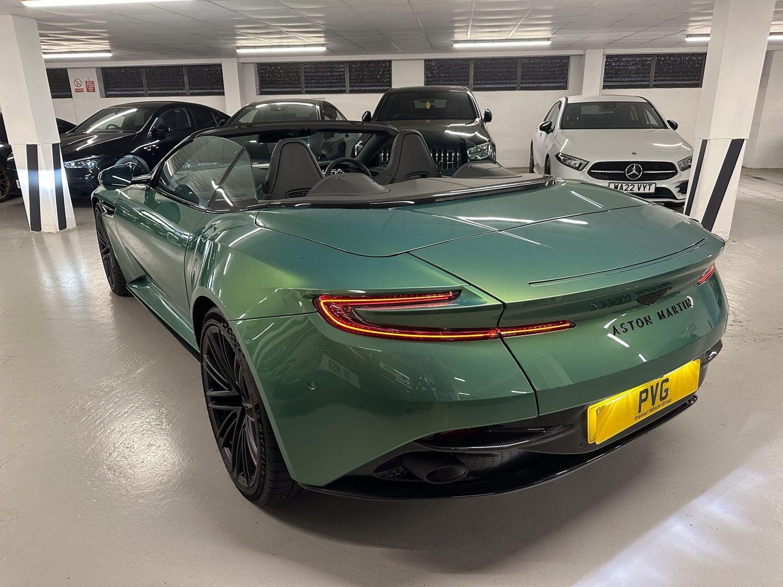 Aston Martin DB12
