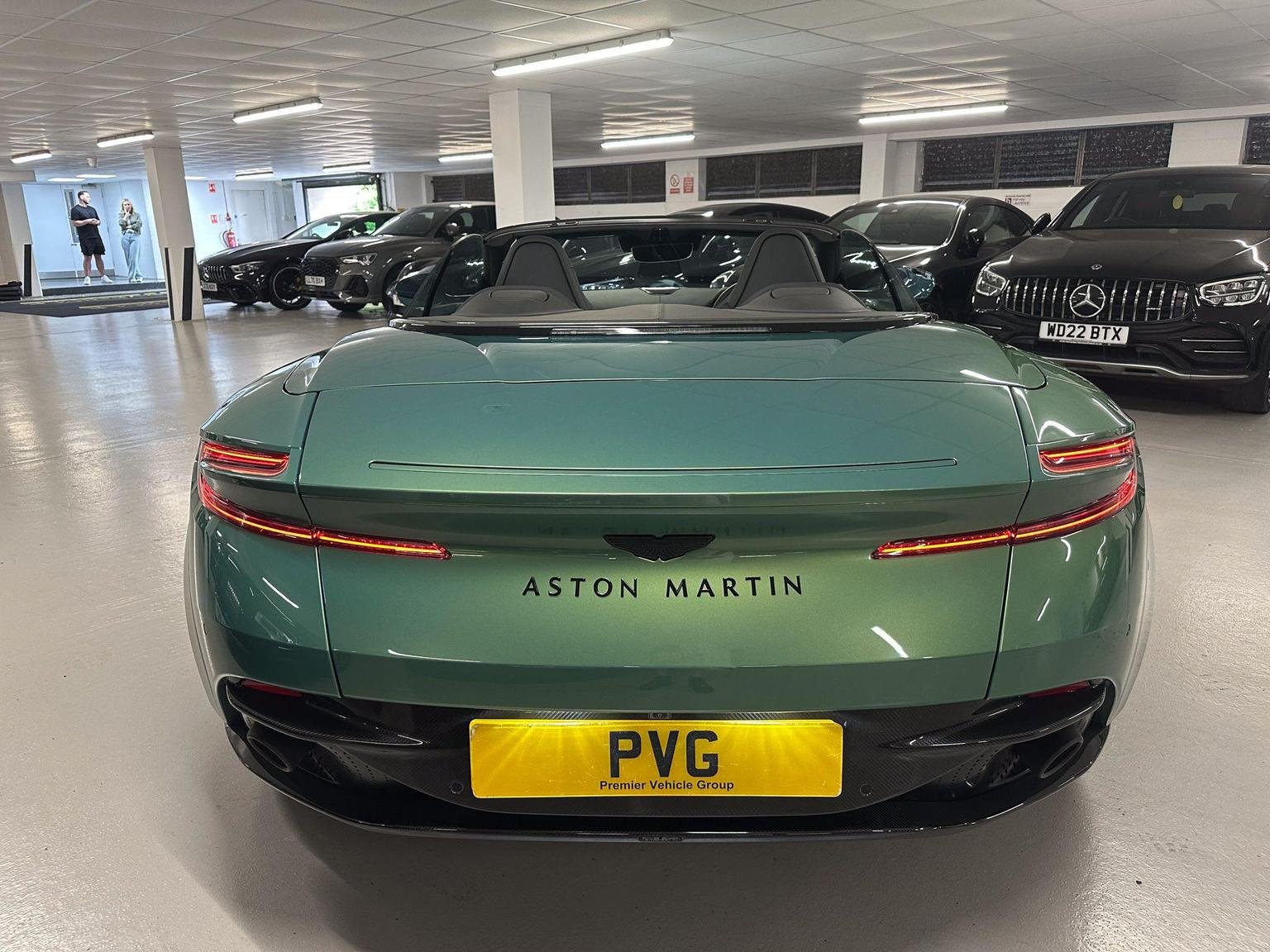 Aston Martin DB12