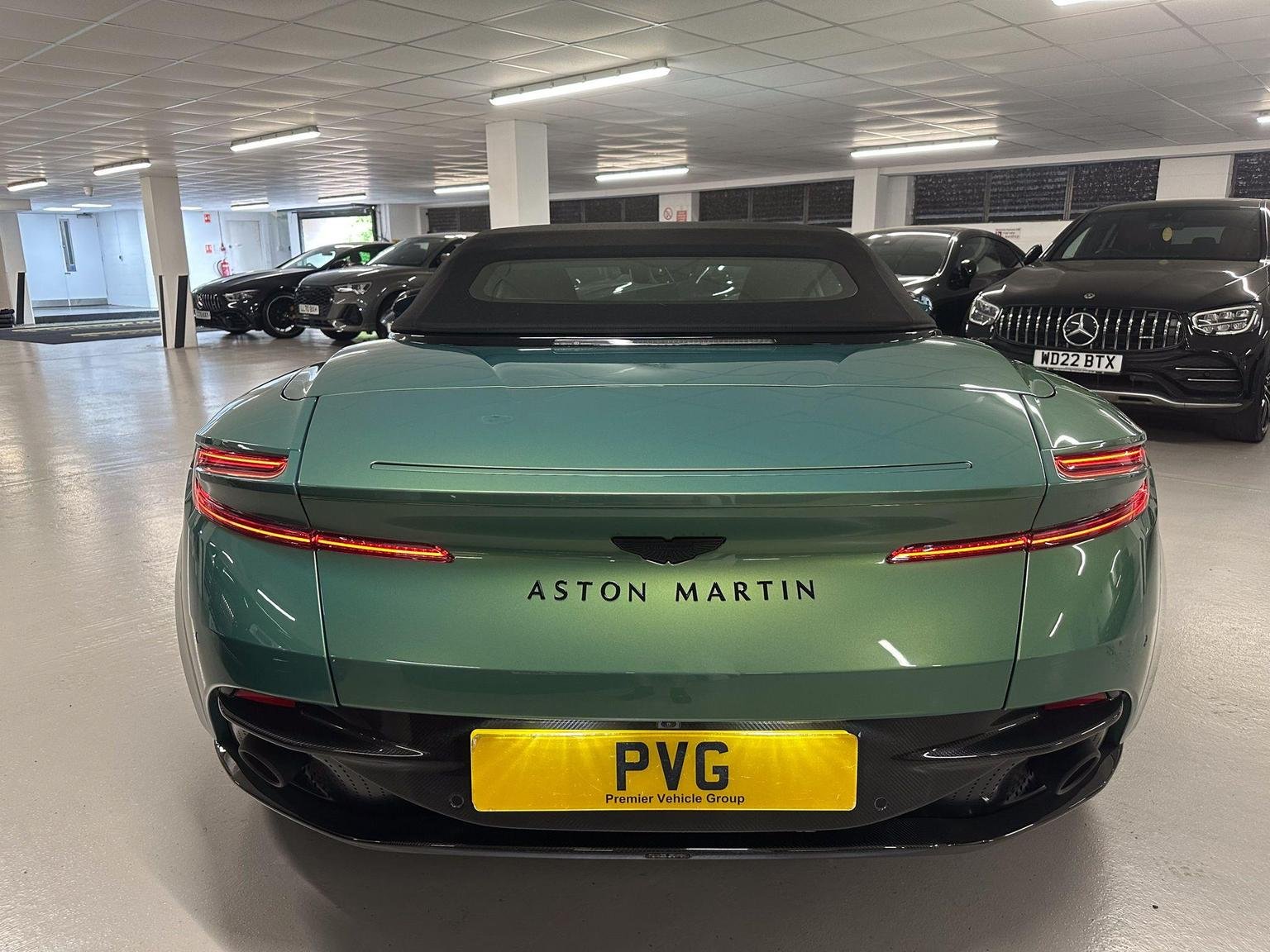 Aston Martin DB12