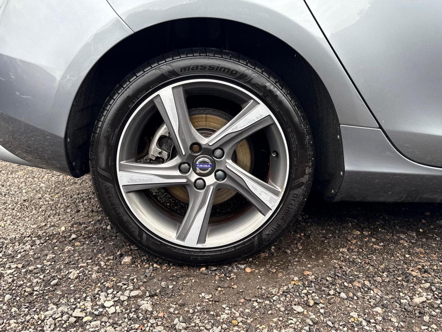 Volvo V40