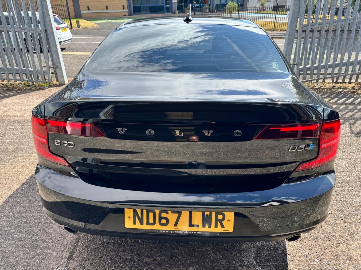 Volvo S90