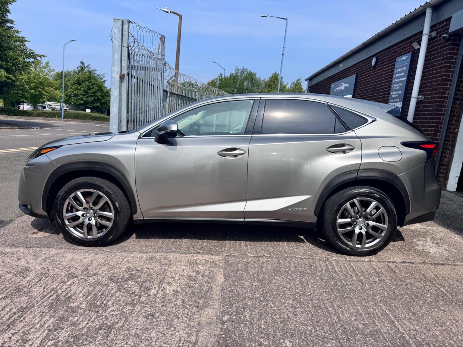 Lexus NX 300h
