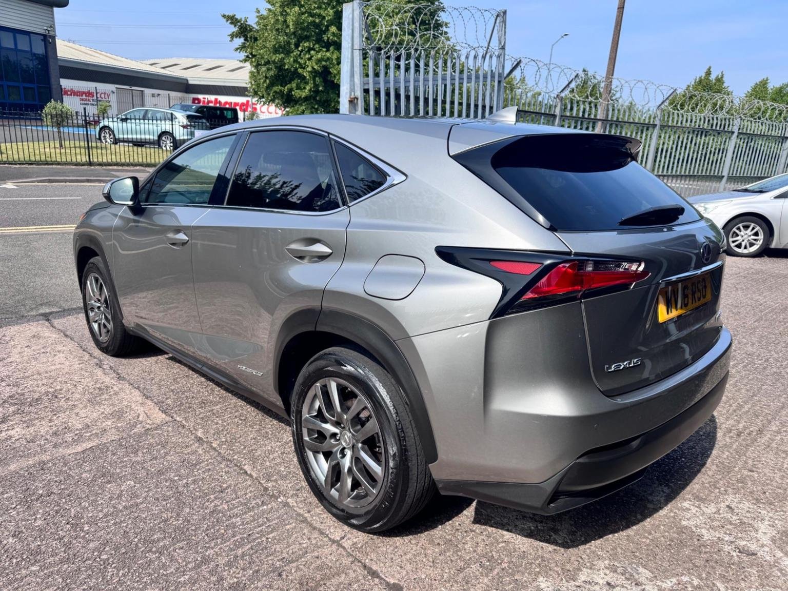 Lexus NX 300h