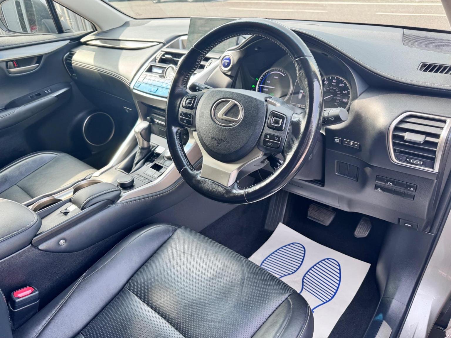 Lexus NX 300h