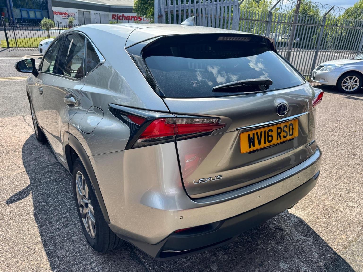 Lexus NX 300h