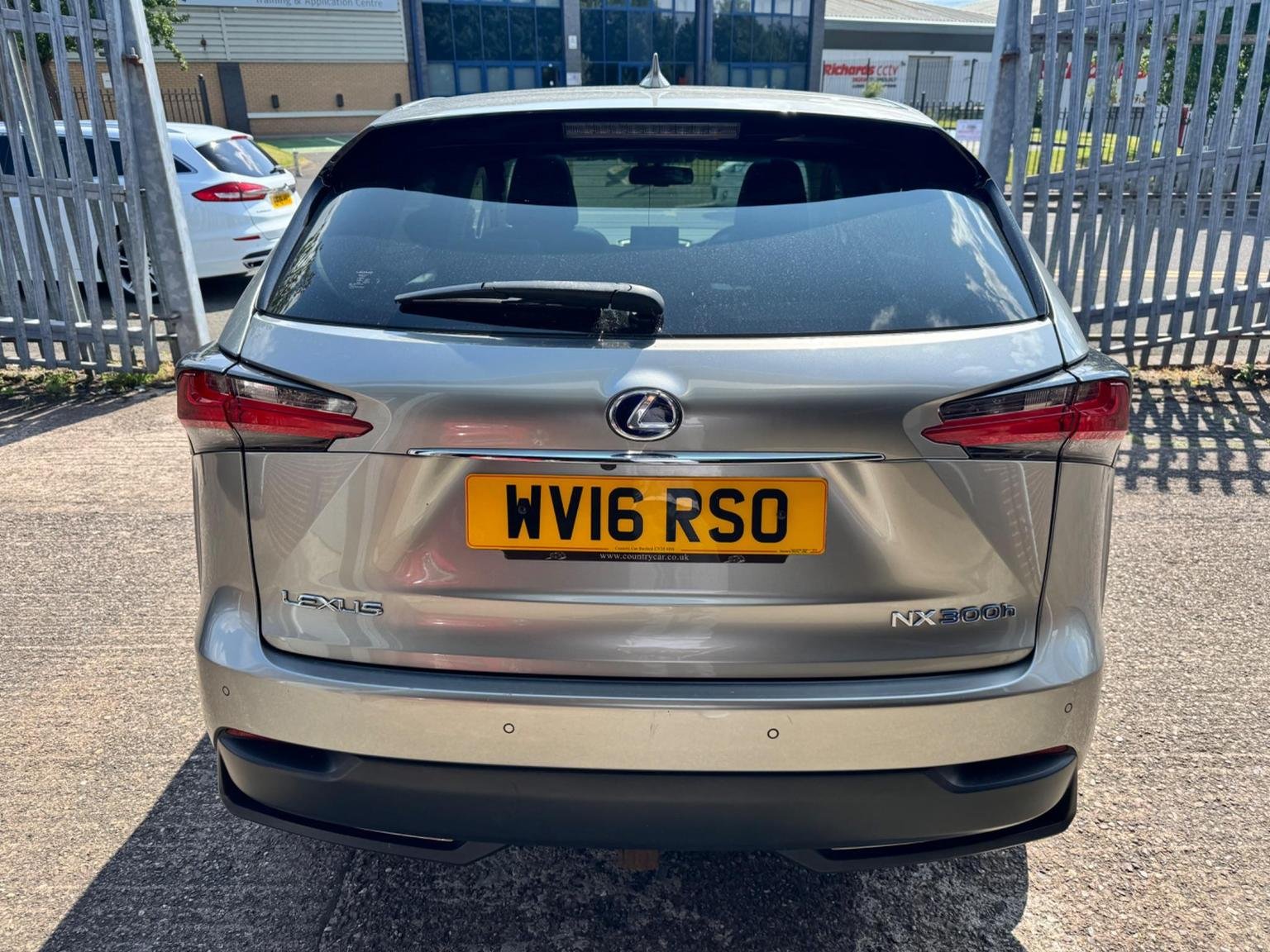 Lexus NX 300h