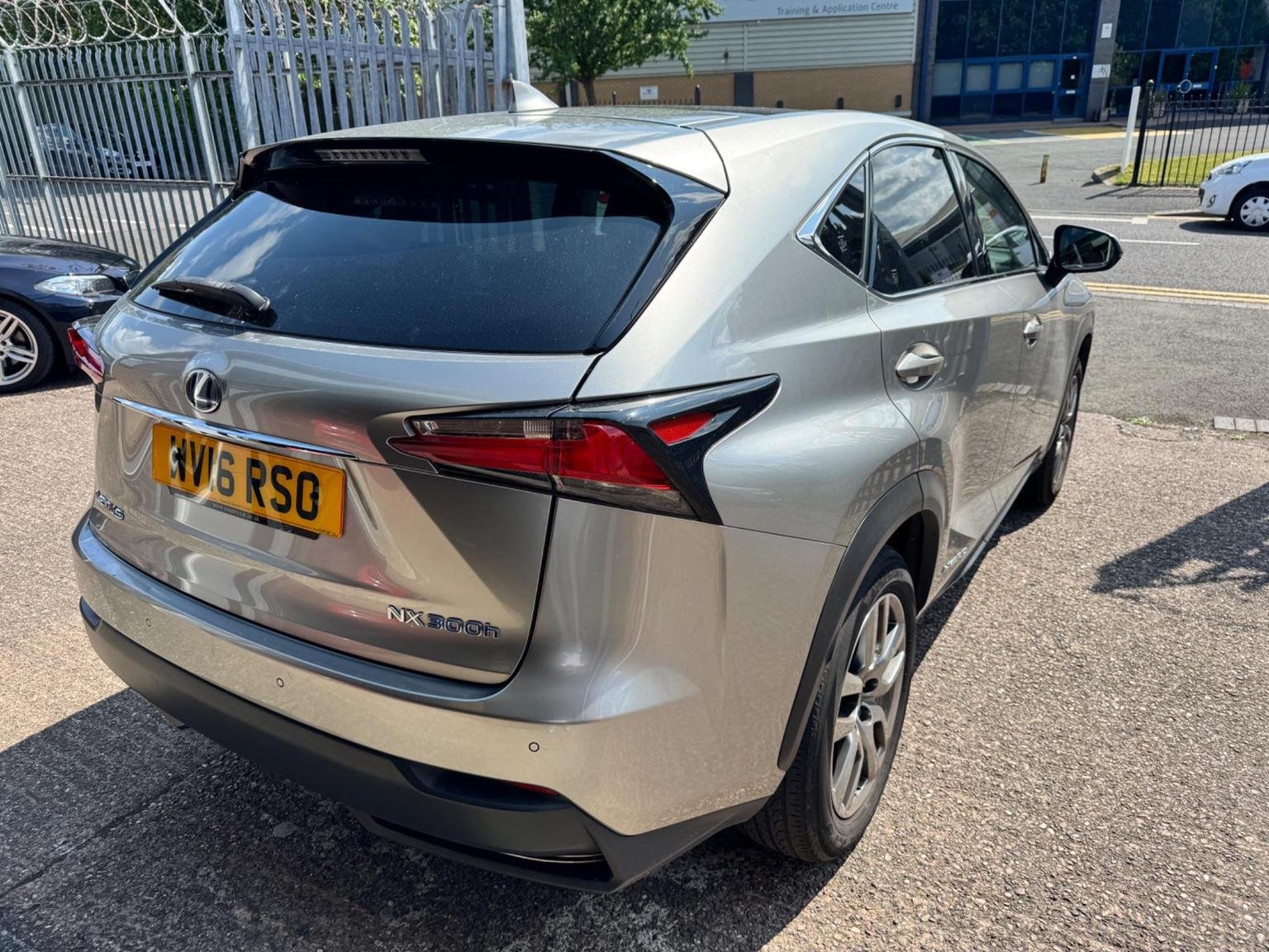 Lexus NX 300h