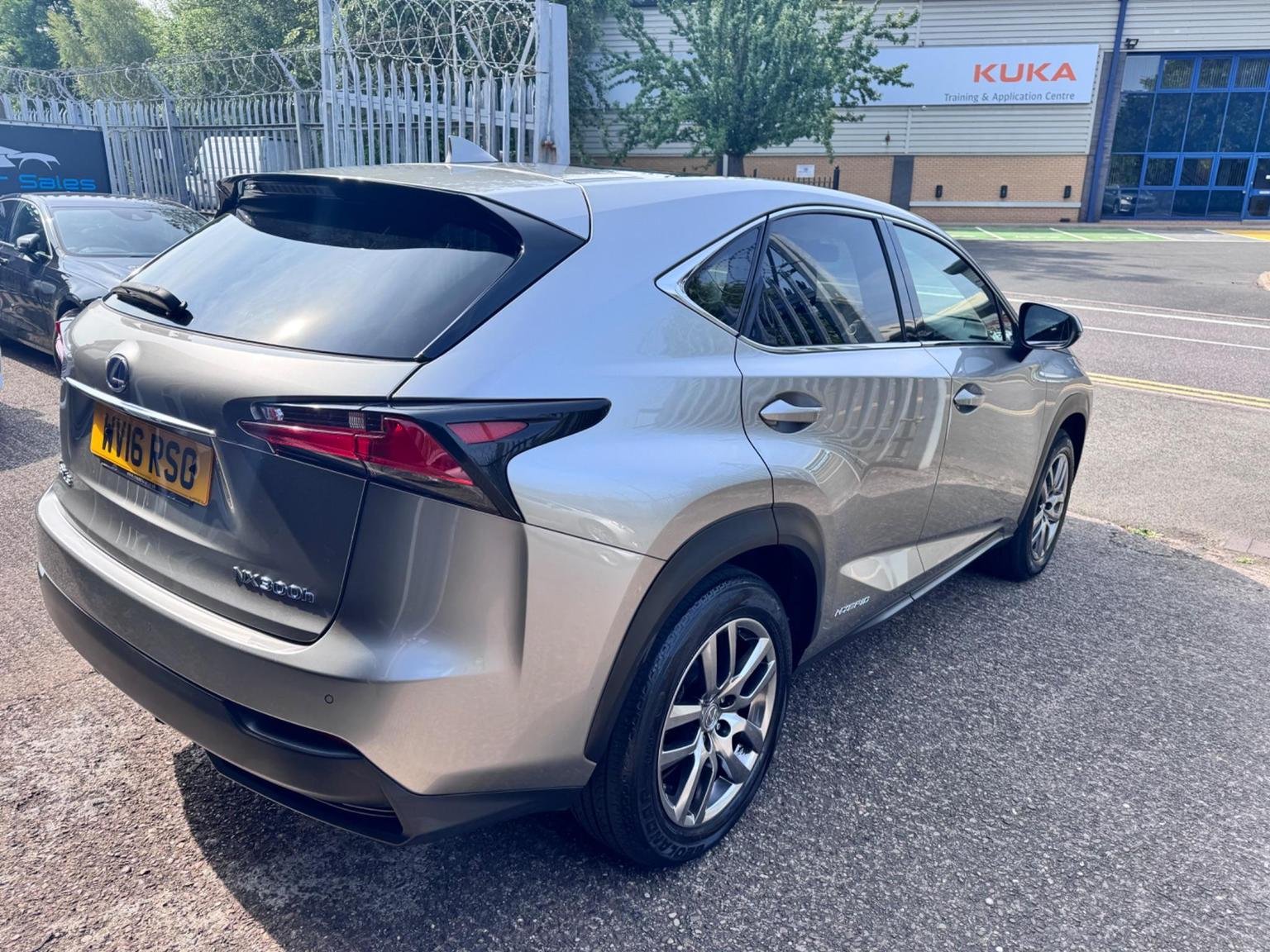 Lexus NX 300h