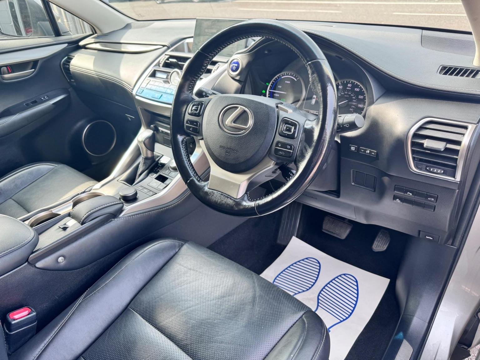 Lexus NX 300h