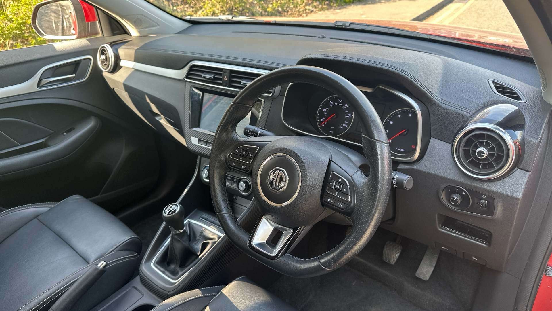 MG ZS
