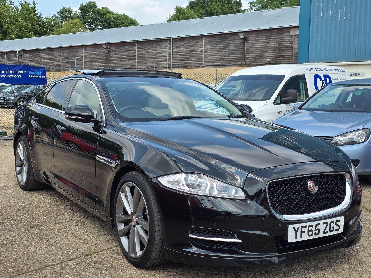 Jaguar XJ