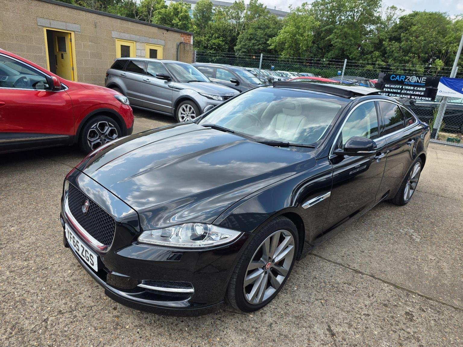 Jaguar XJ