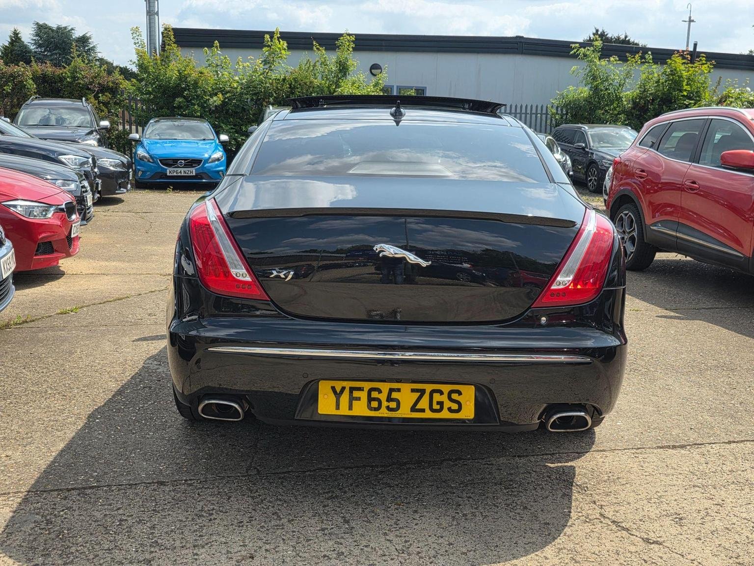 Jaguar XJ
