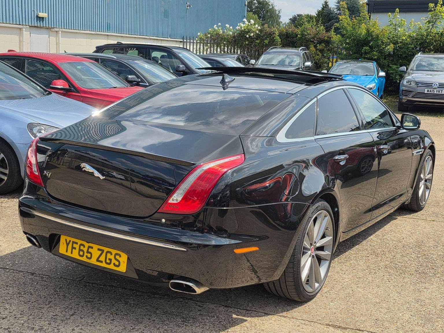 Jaguar XJ