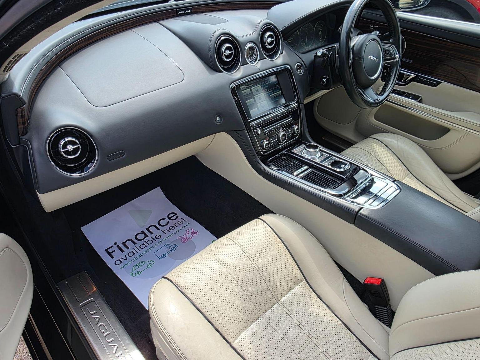 Jaguar XJ