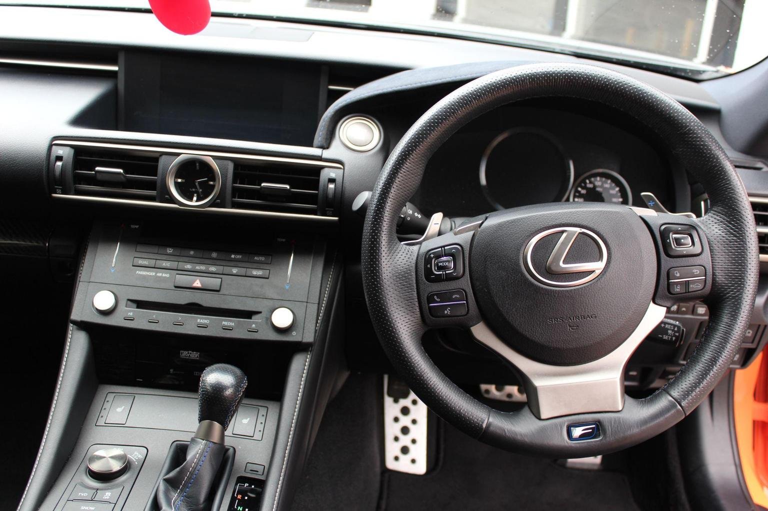 Lexus RC