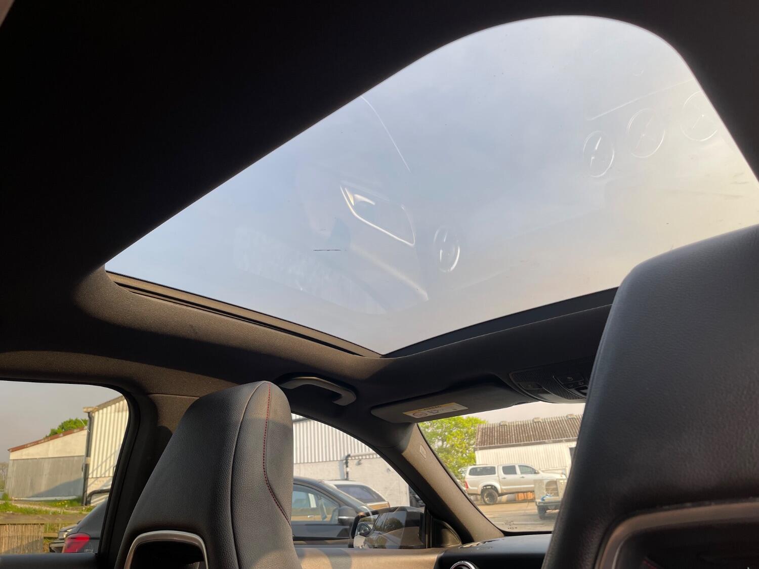 Mercedes Benz CLA