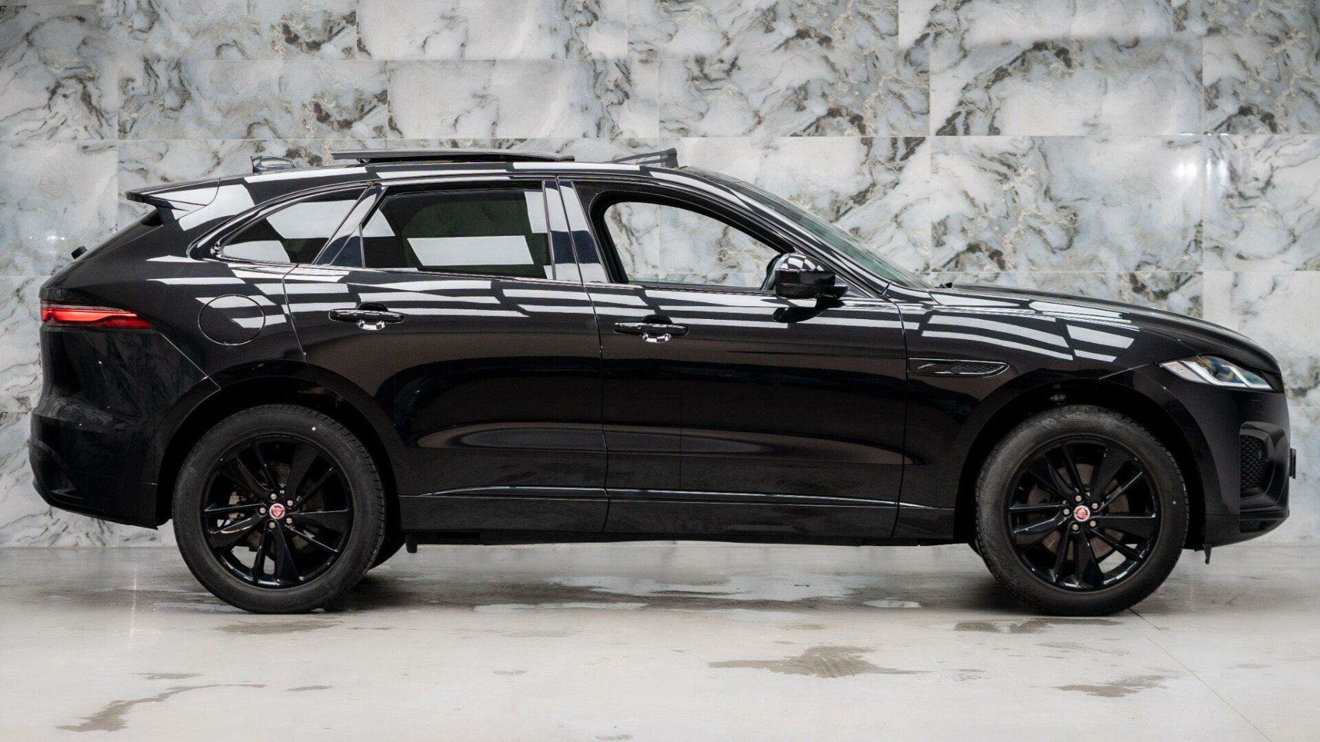 Jaguar F Pace