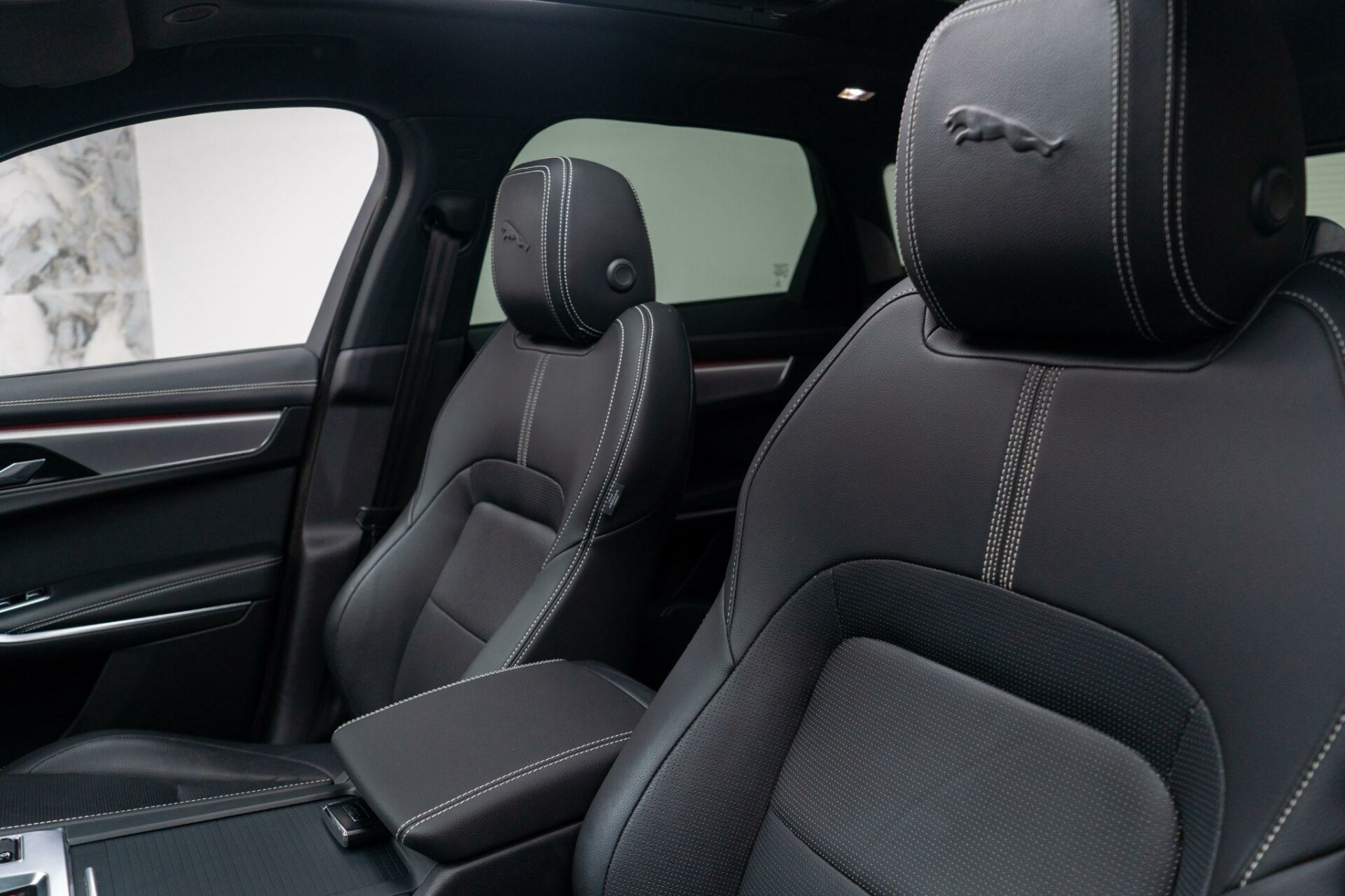 Jaguar F Pace