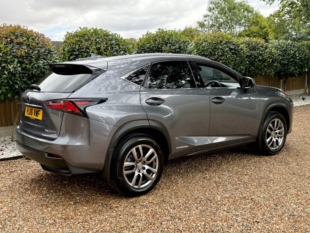 Lexus NX 300h