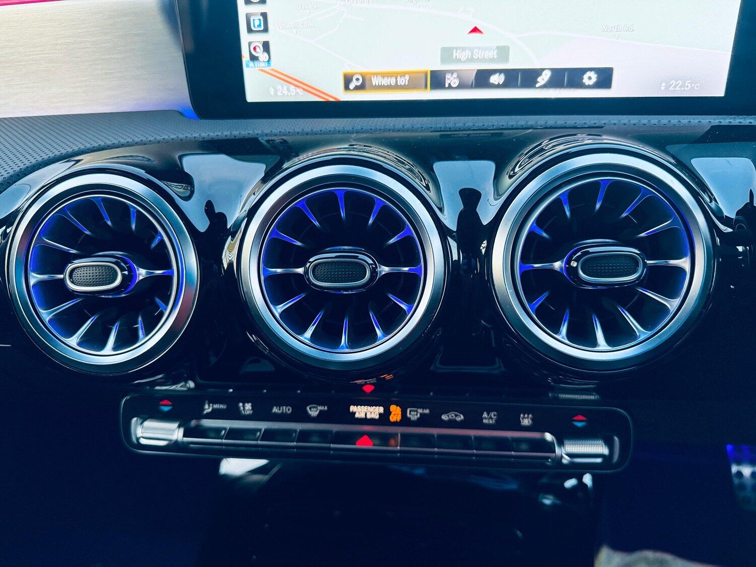 Mercedes Benz CLA