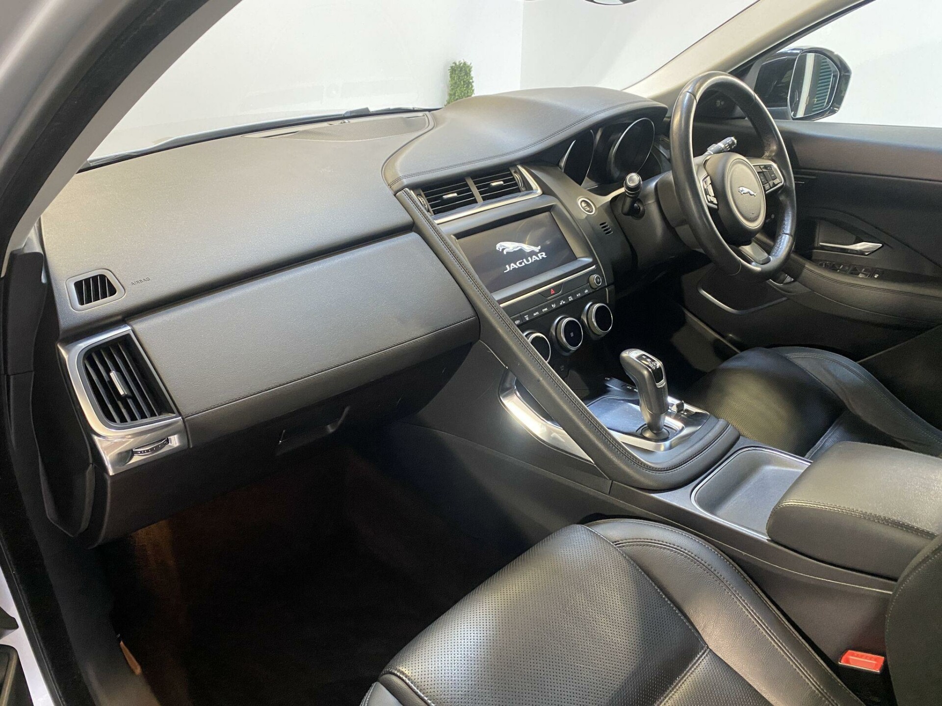 Jaguar E Pace