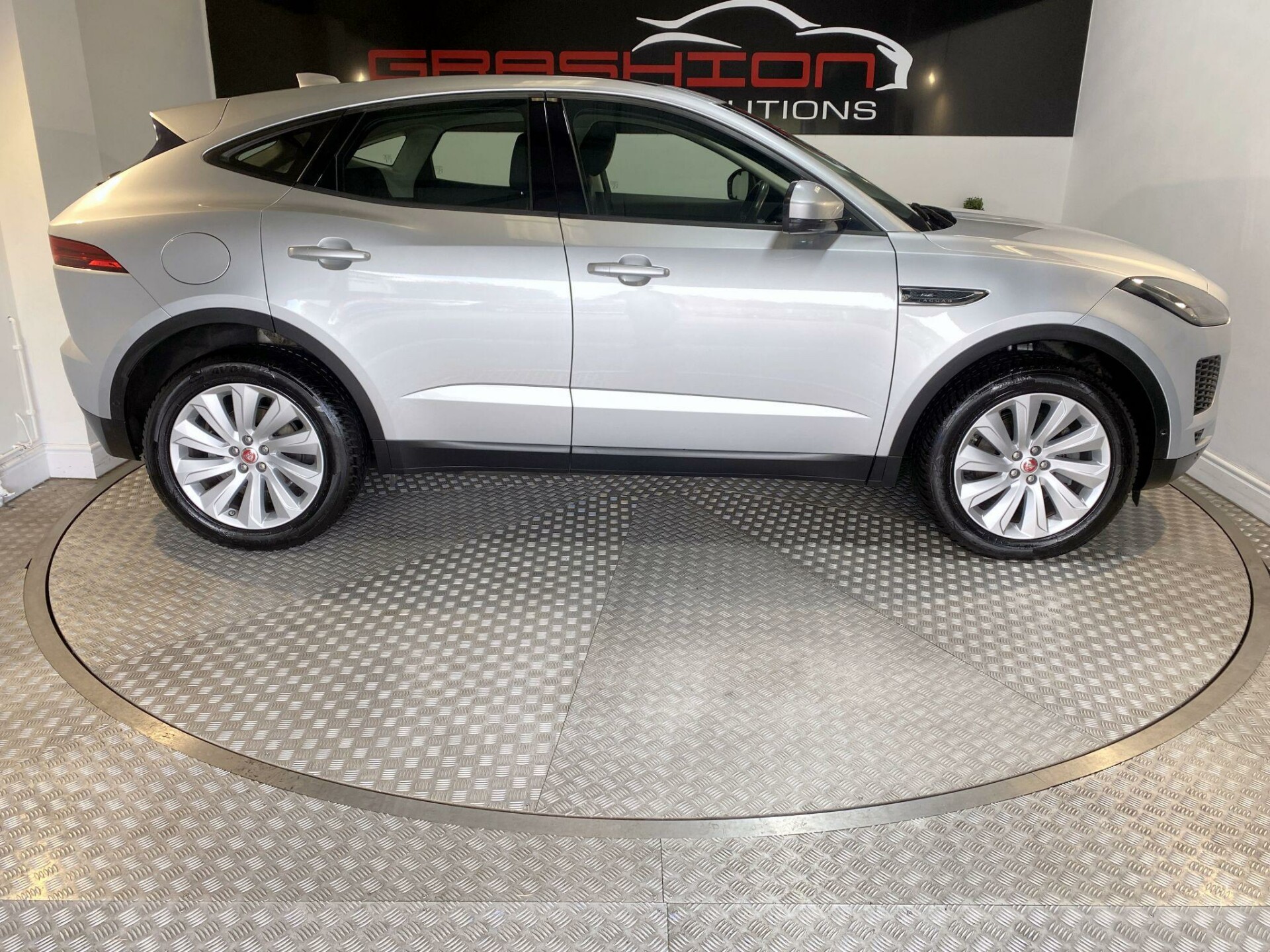 Jaguar E Pace