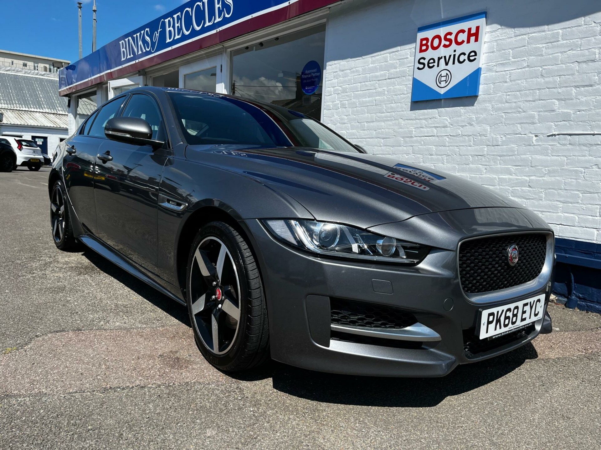 Jaguar XE