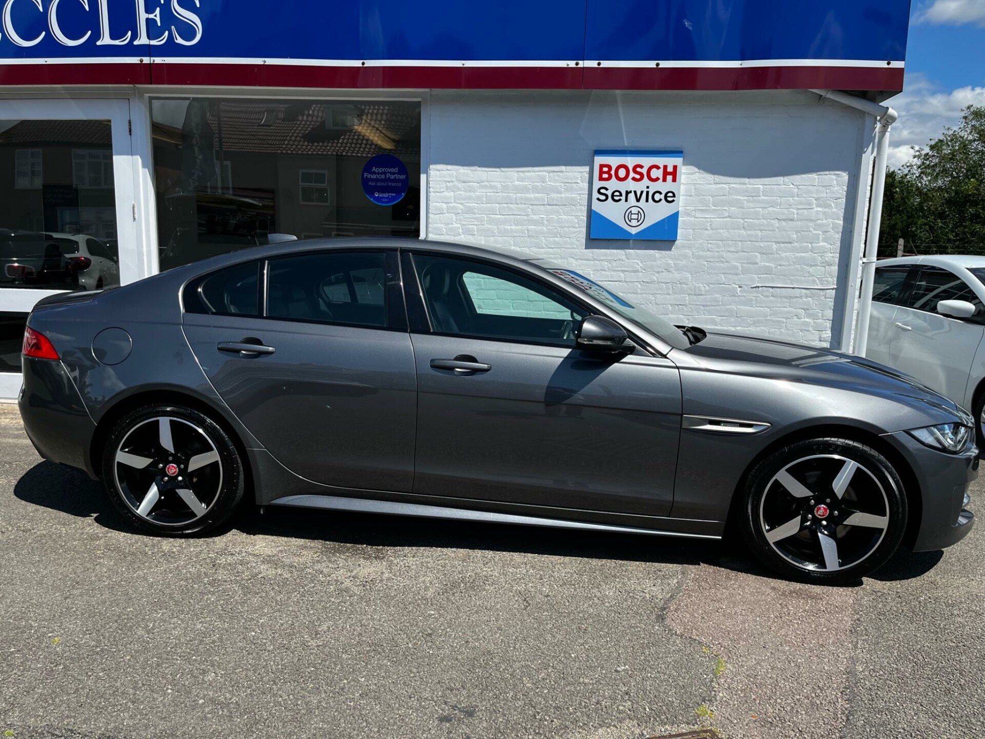 Jaguar XE