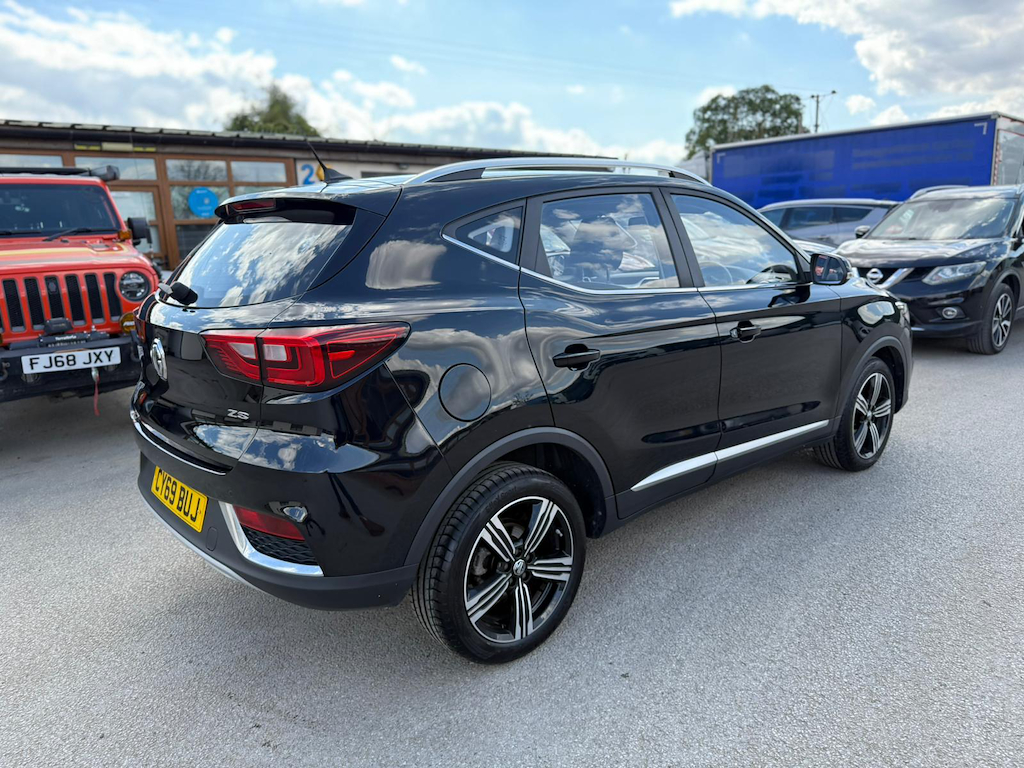 MG ZS