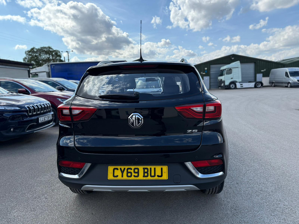 MG ZS