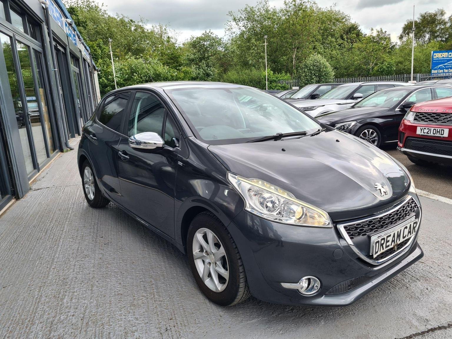 Peugeot 208