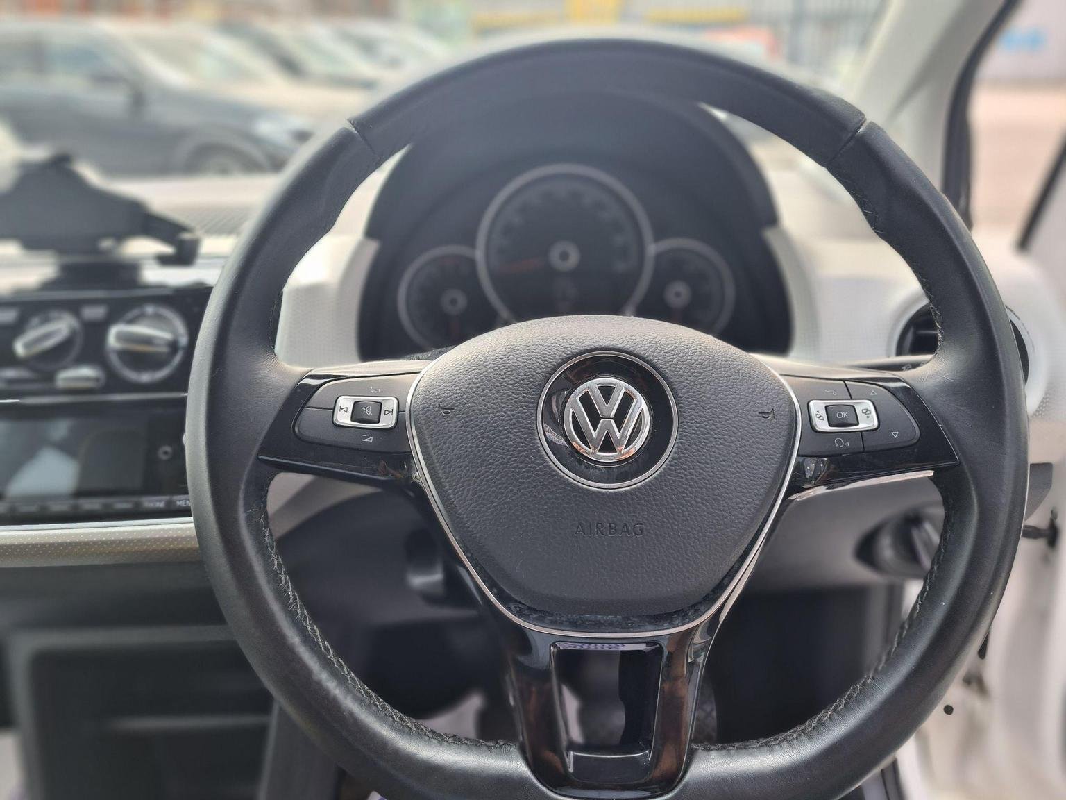 Volkswagen UP