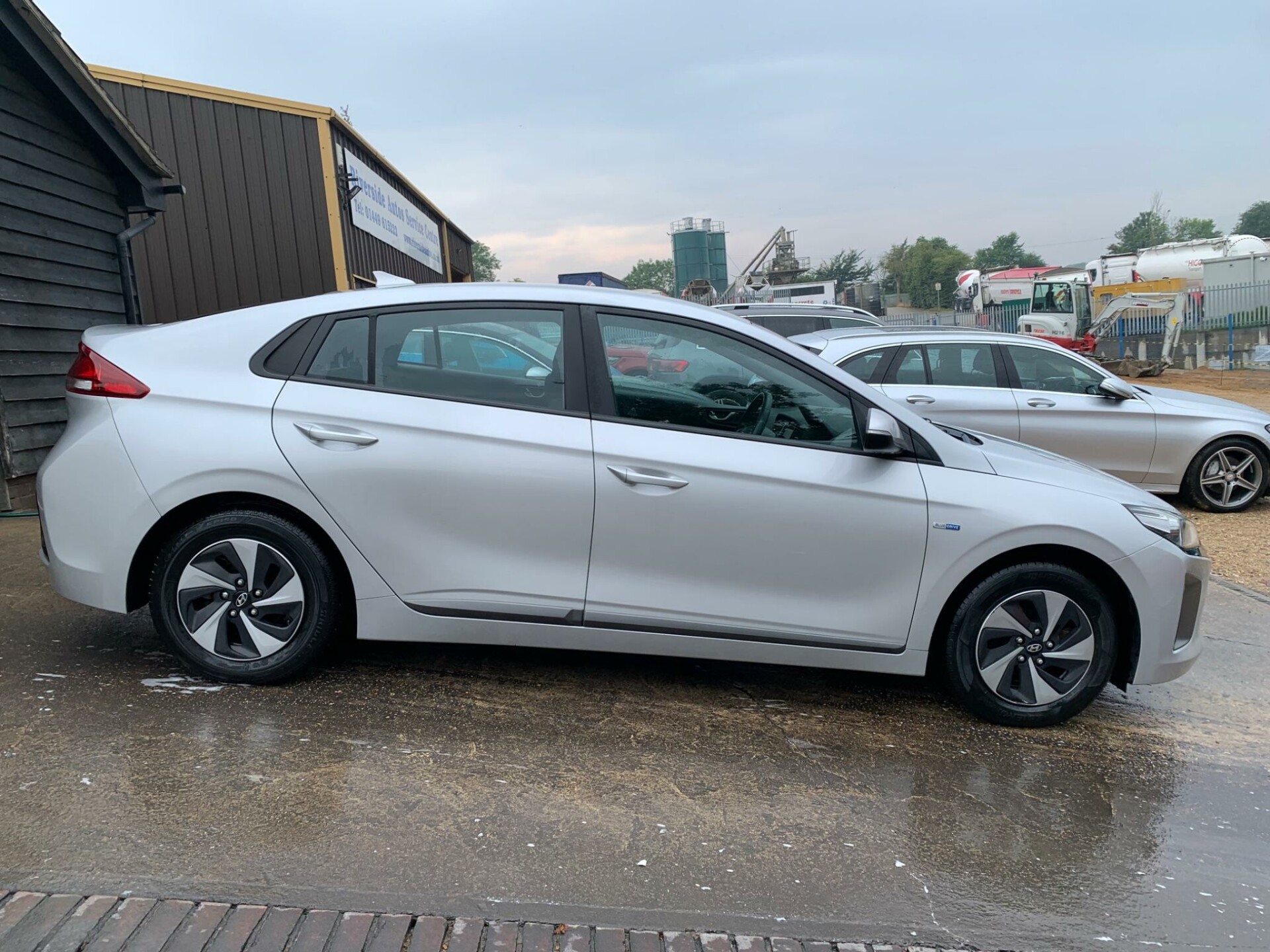 Hyundai IONIQ