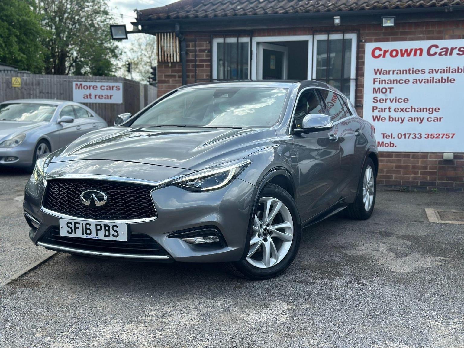 Infiniti Q30