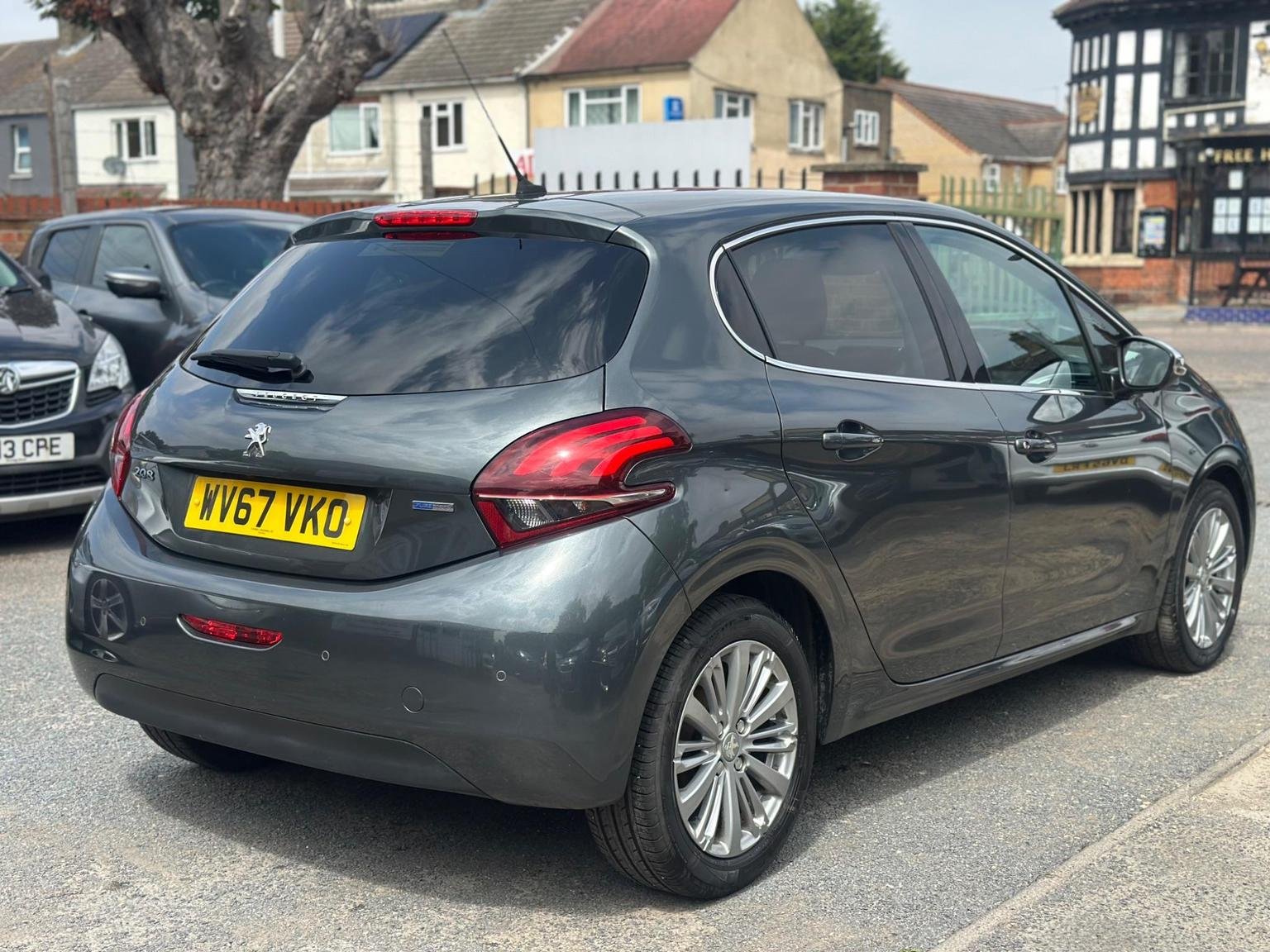 Peugeot 208