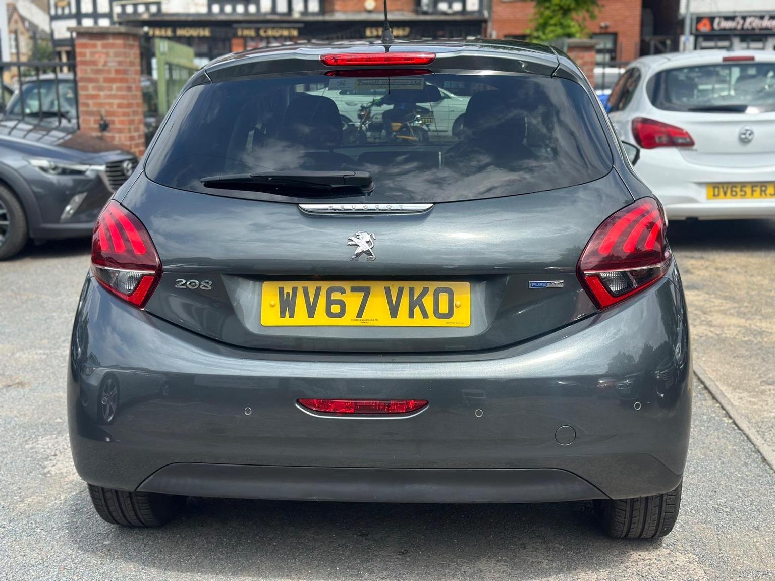 Peugeot 208