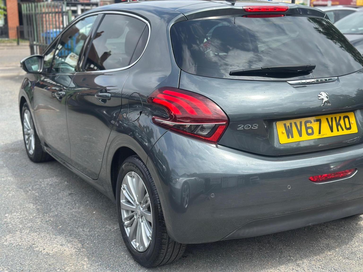 Peugeot 208