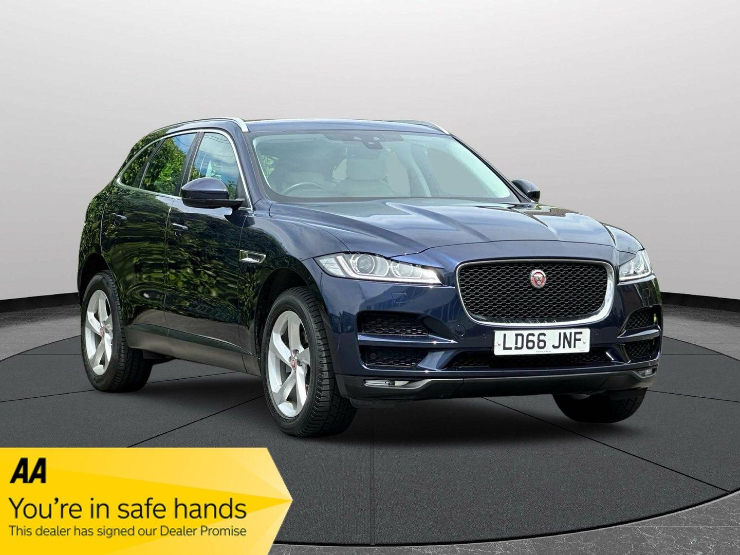 Jaguar F Pace
