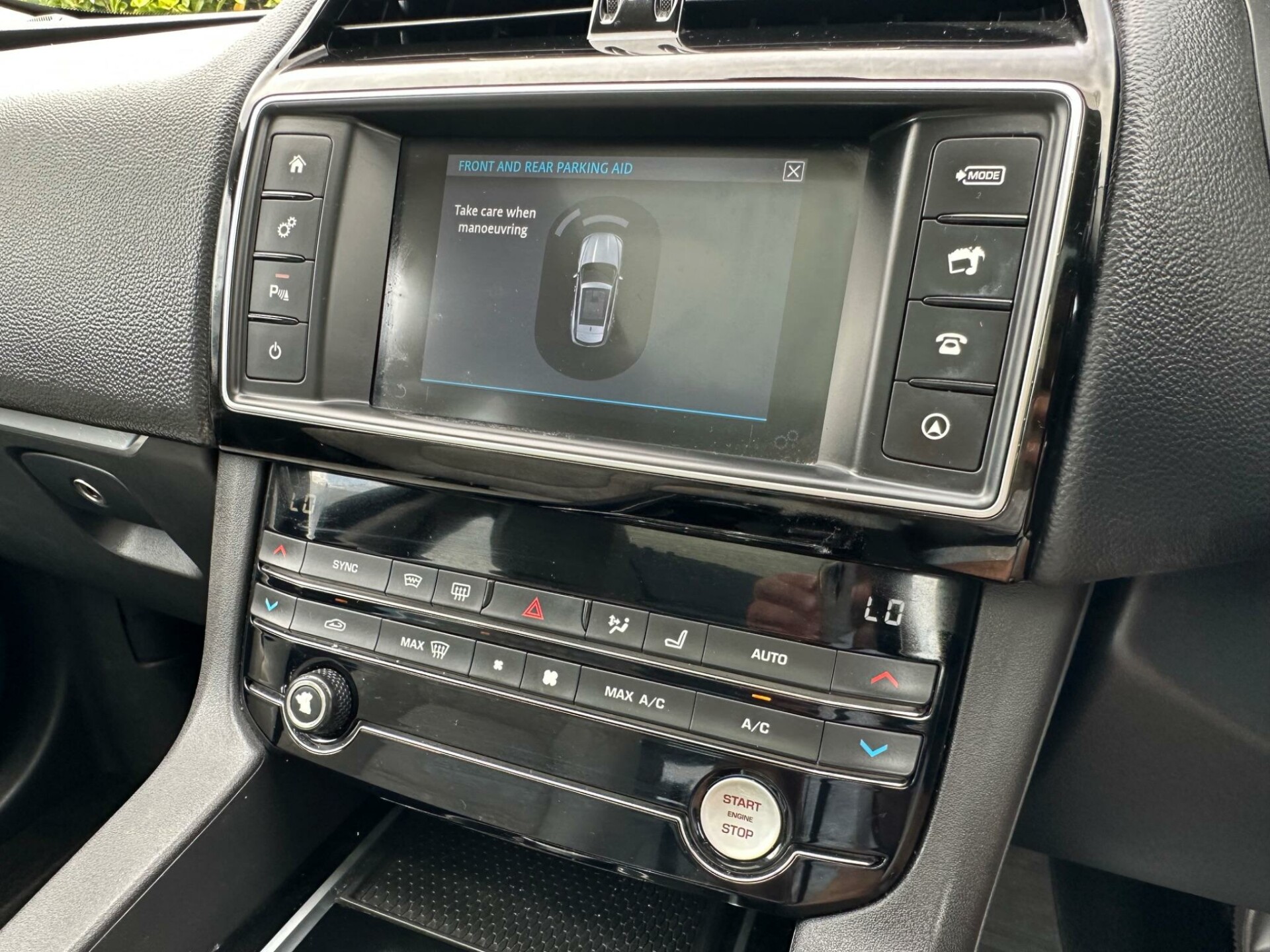 Jaguar F Pace