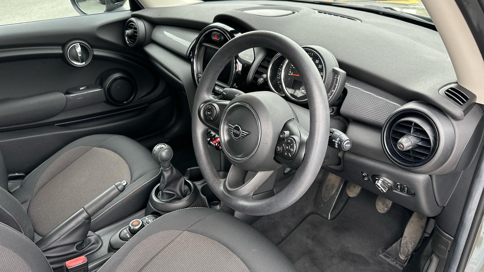 MINI Hatch