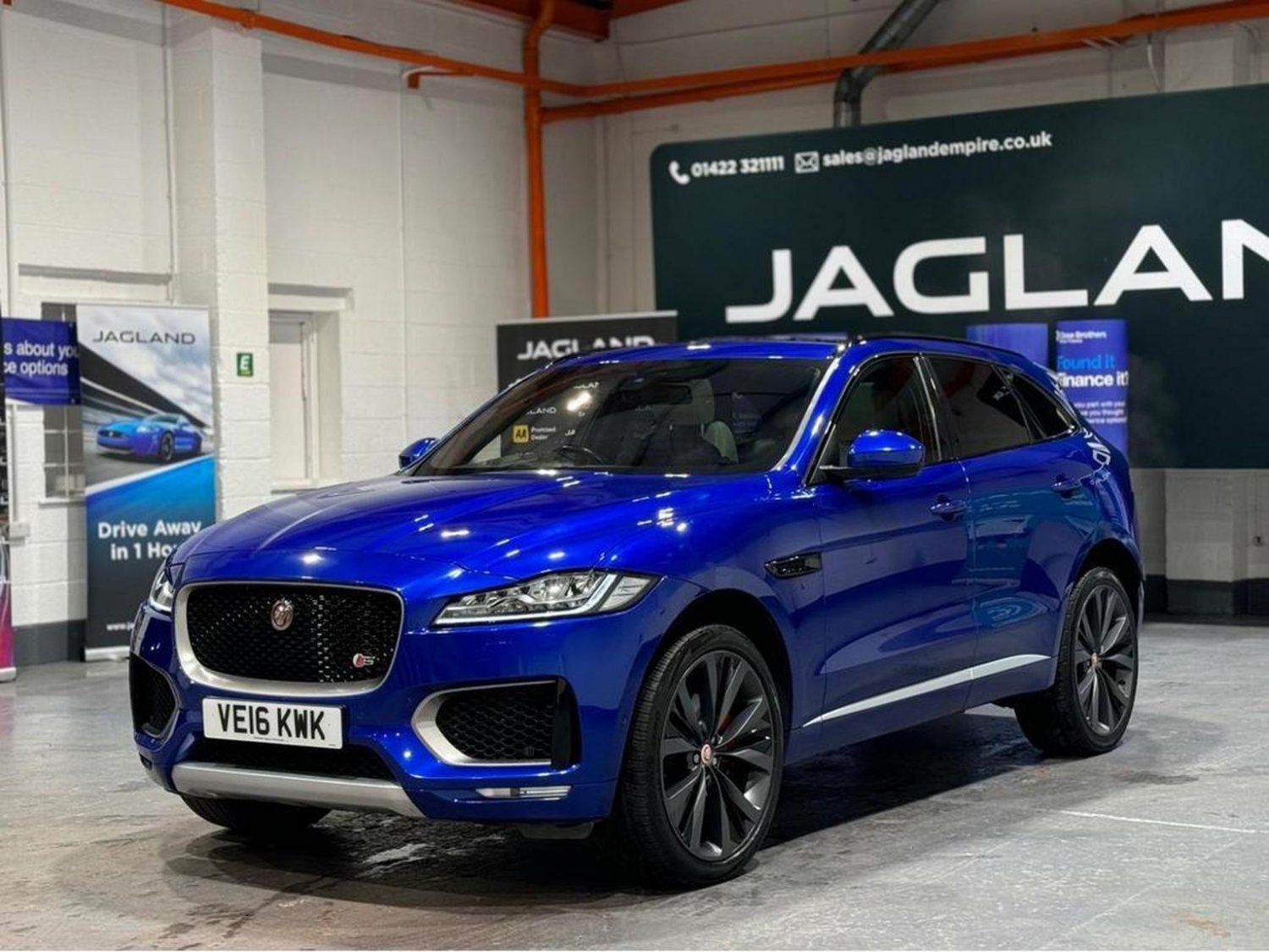 Jaguar F Pace