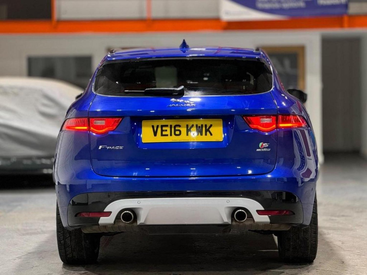 Jaguar F Pace