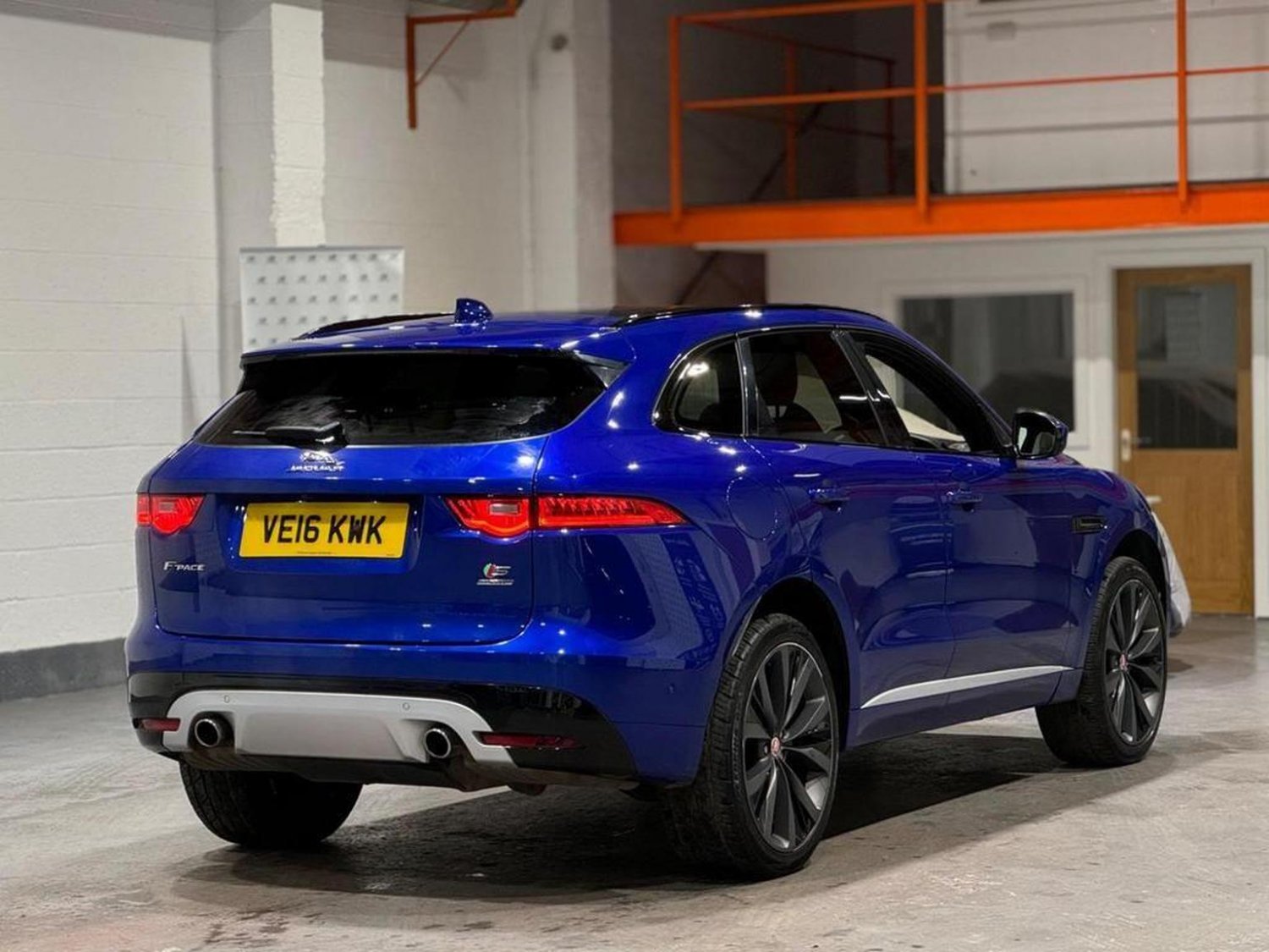 Jaguar F Pace