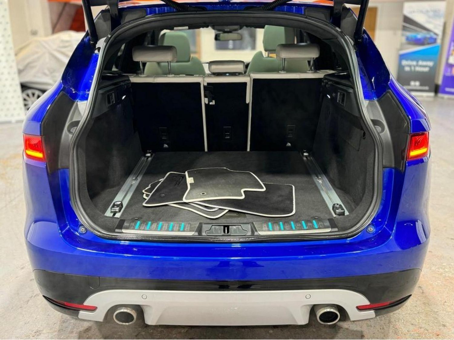 Jaguar F Pace