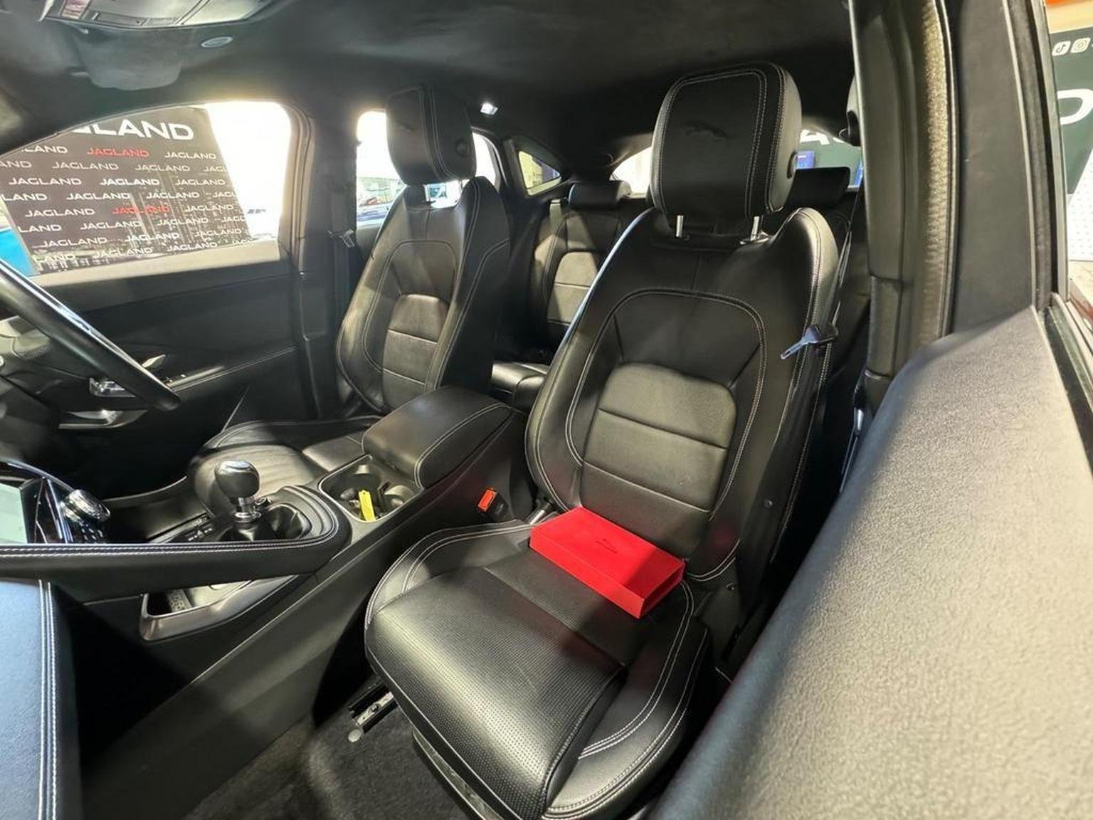 Jaguar E Pace