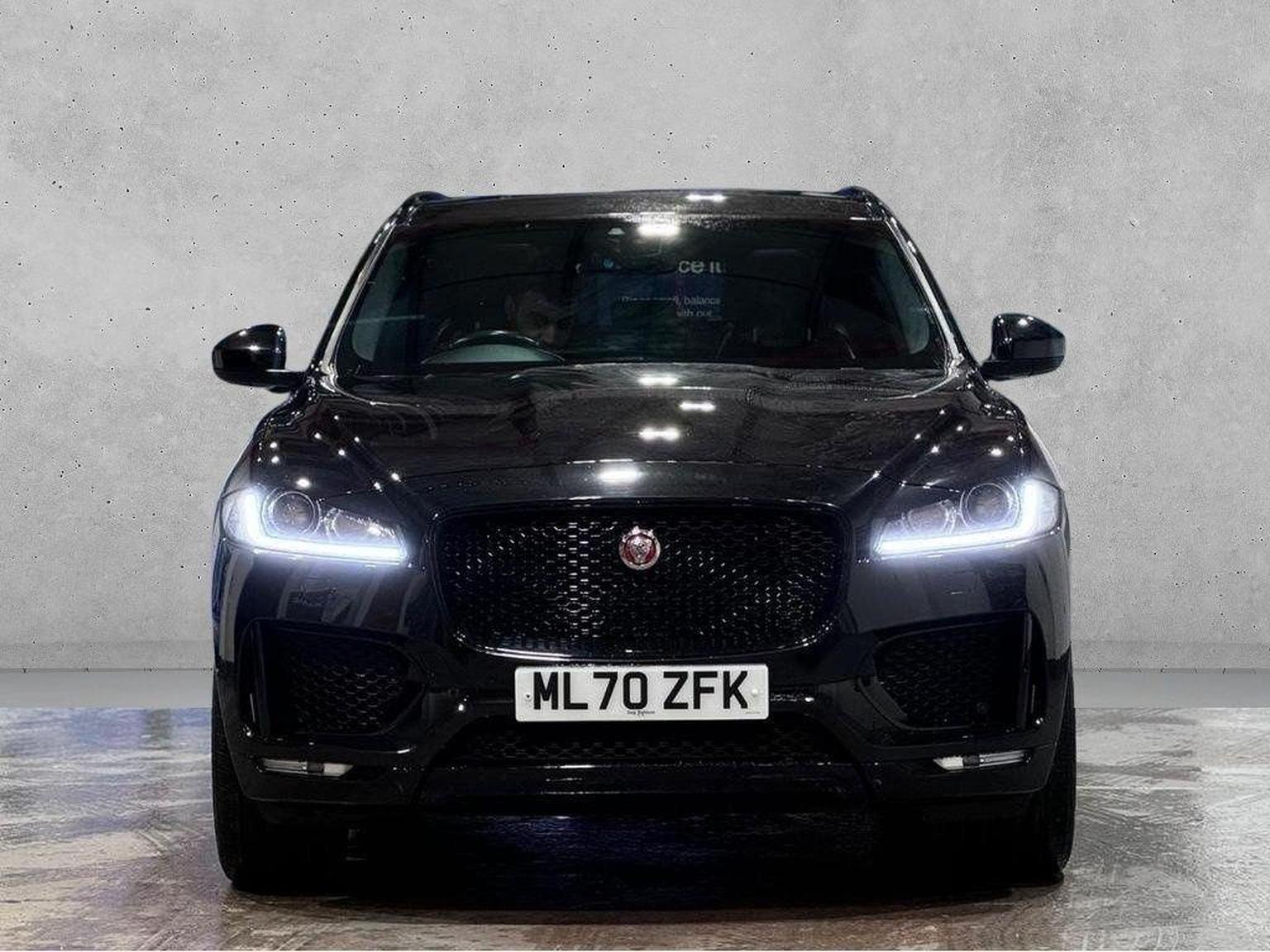 Jaguar F Pace