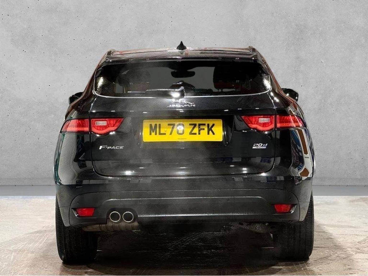 Jaguar F Pace