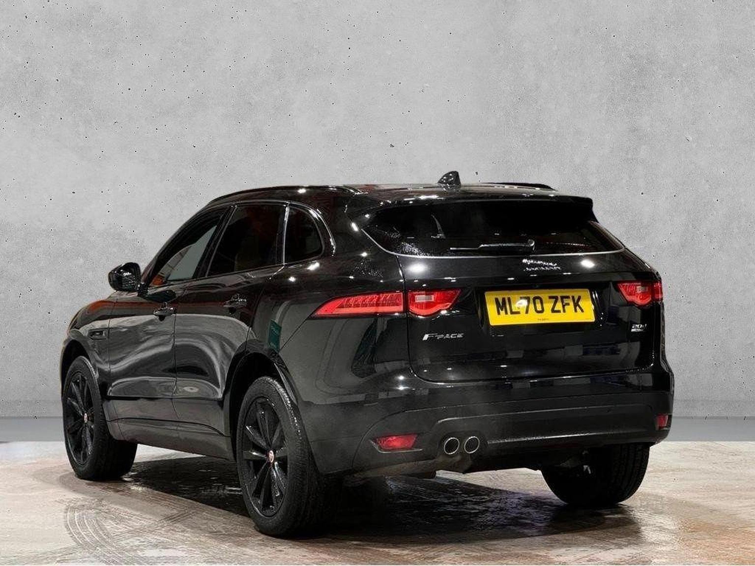 Jaguar F Pace