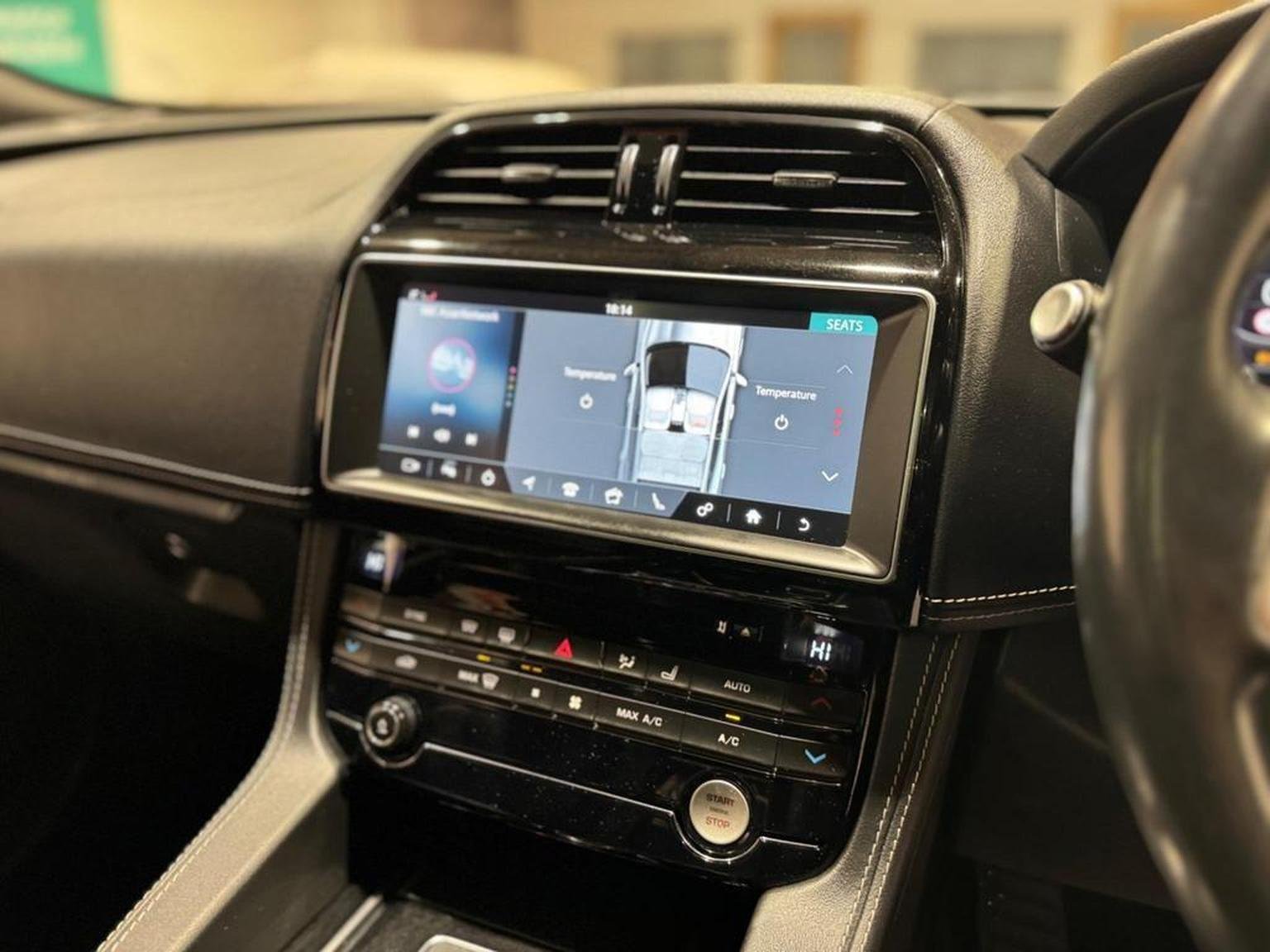Jaguar F Pace